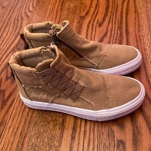 Blowfish size 6 canvas booties